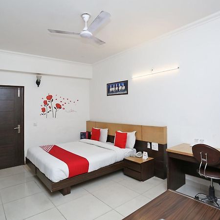 Cyber Inn Gurgaon Exterior photo