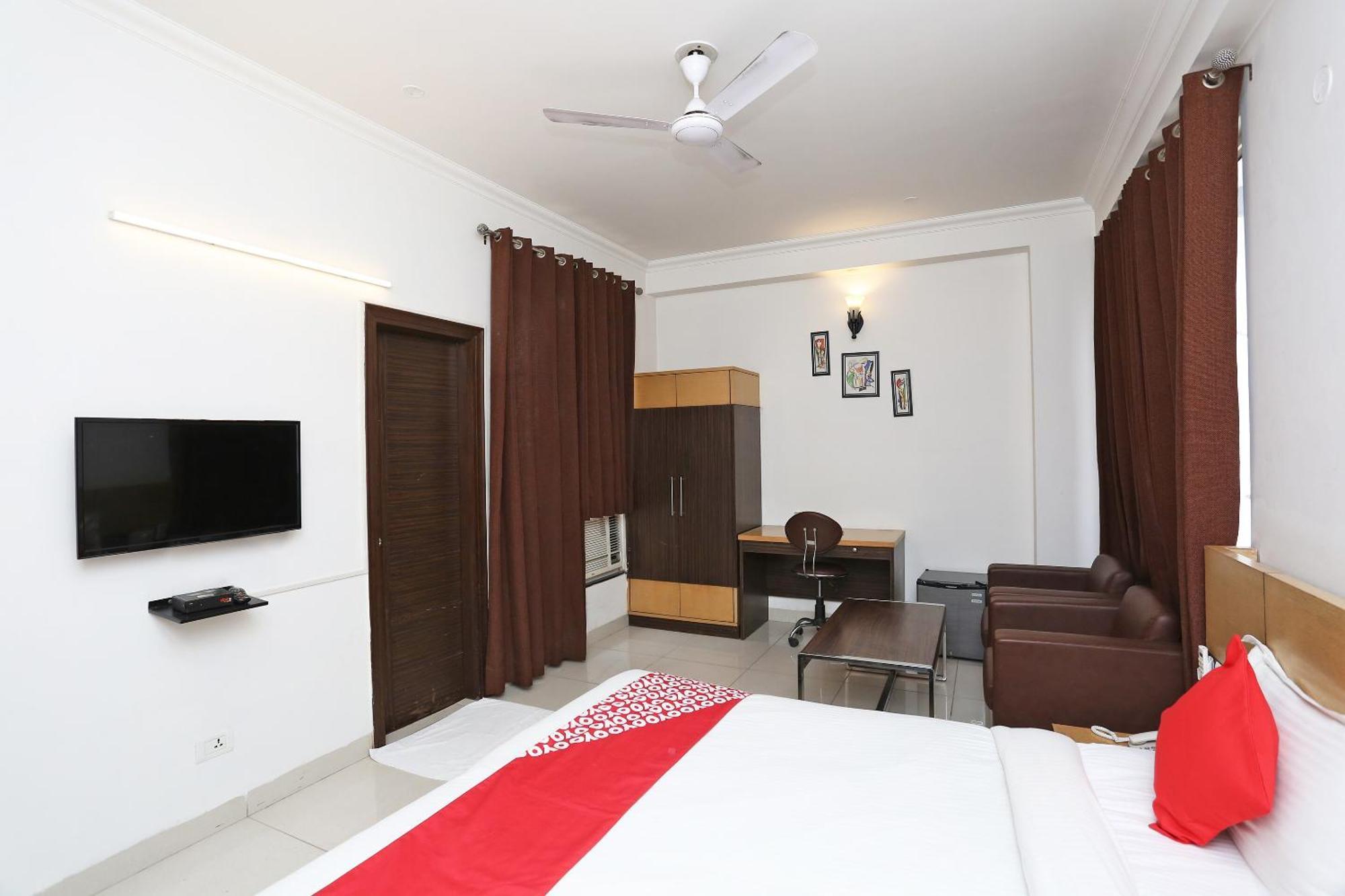 Cyber Inn Gurgaon Exterior photo