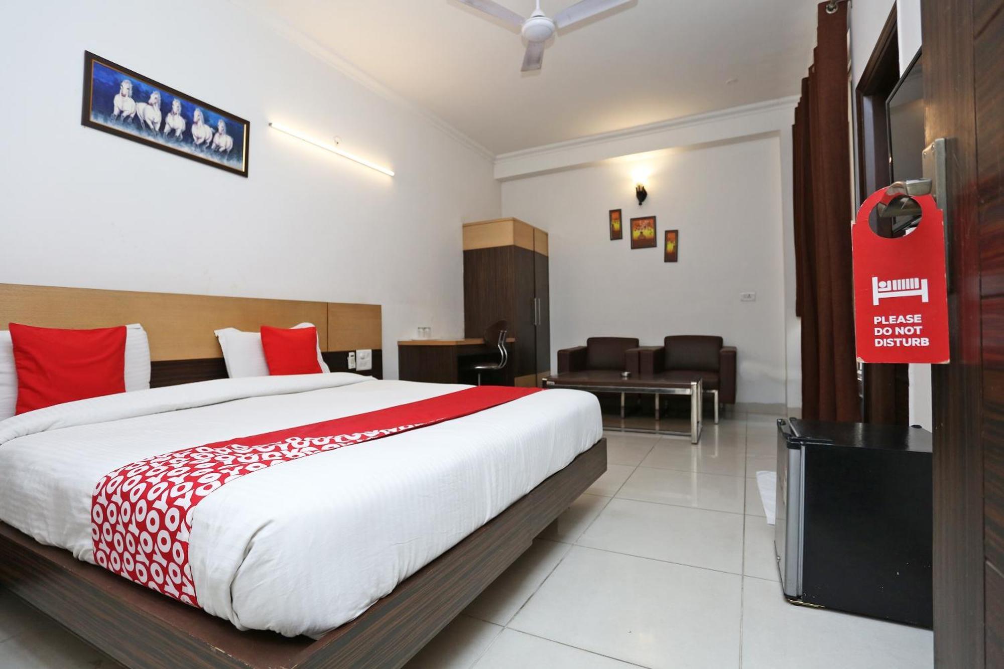 Cyber Inn Gurgaon Exterior photo