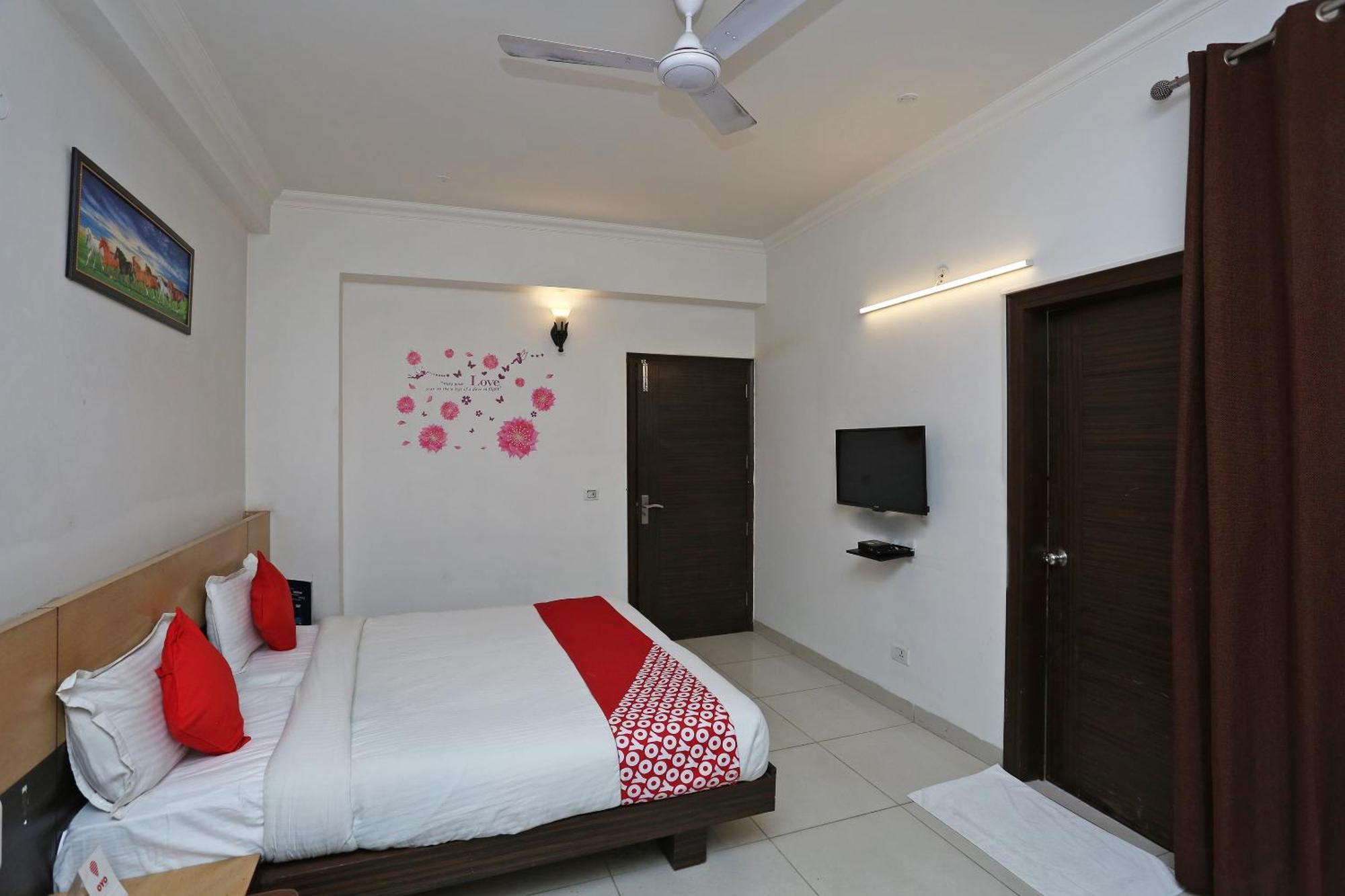 Cyber Inn Gurgaon Exterior photo