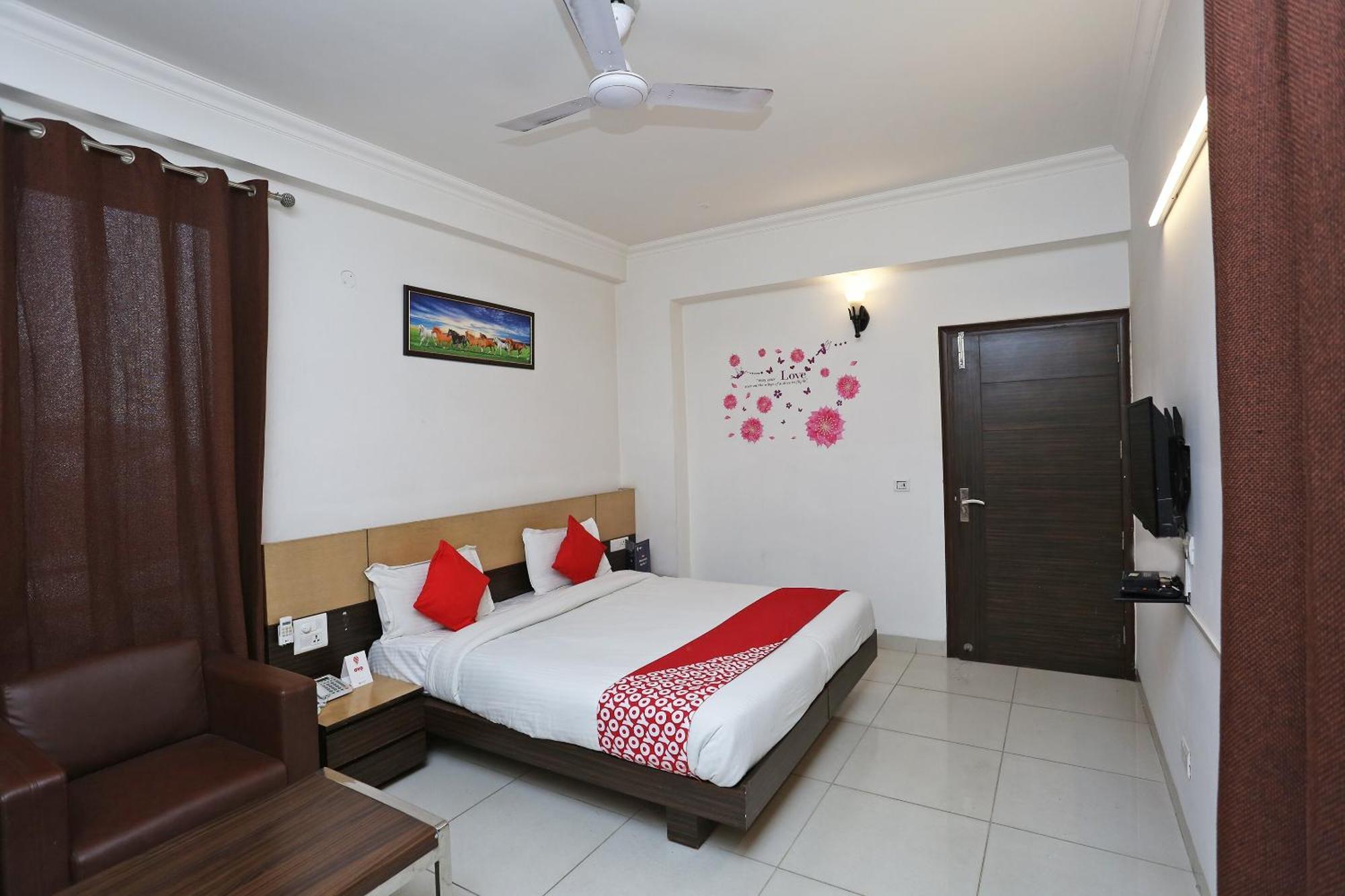 Cyber Inn Gurgaon Exterior photo