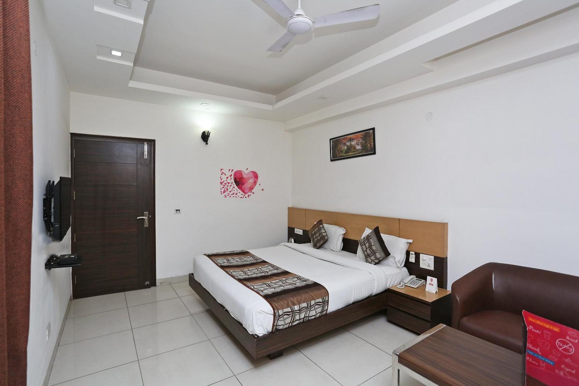 Cyber Inn Gurgaon Exterior photo