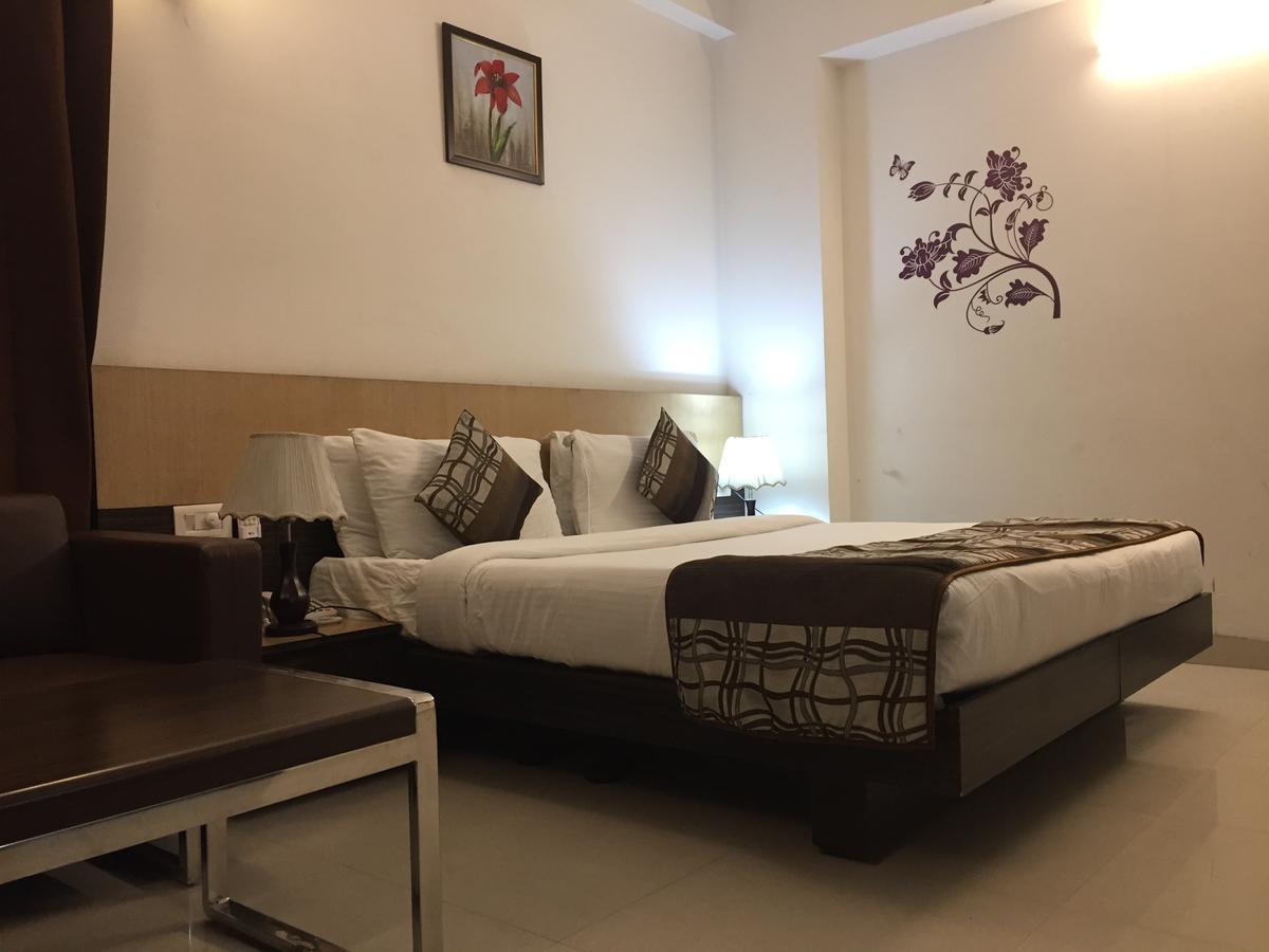 Cyber Inn Gurgaon Exterior photo
