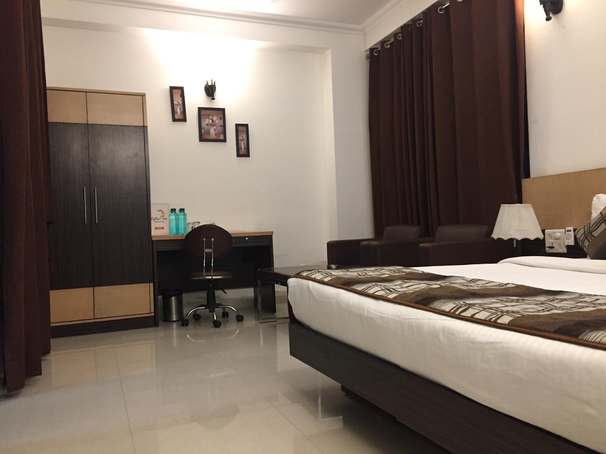 Cyber Inn Gurgaon Exterior photo